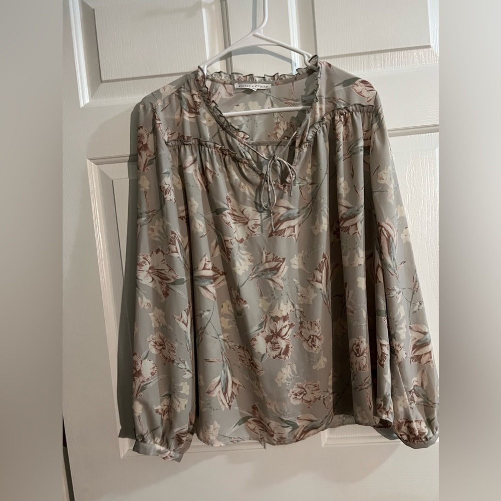 Violet + Claire Floral Long Sleeve ✨